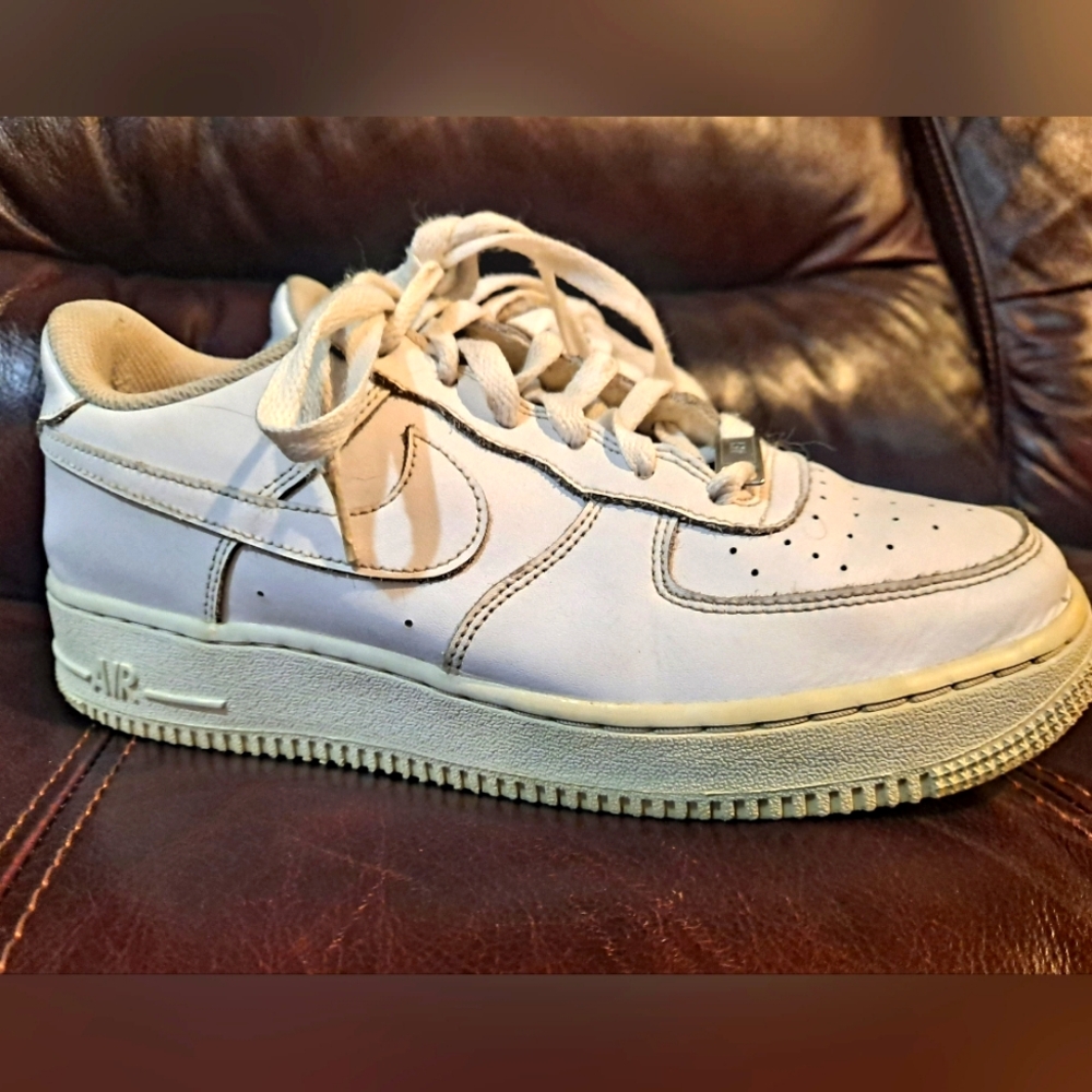 Nike Air Force 1 size 7Y